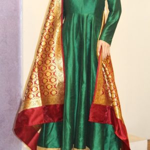 **Ladies’ Dress Manufacturer – Custom OEM & Private Label Women’s Fashion**